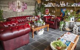 Private And Peaceful One Bedroom Apartments
